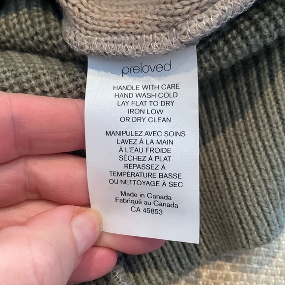 Made in Canada 🇨🇦 Cardi by Preloved - Picture 7 of 7